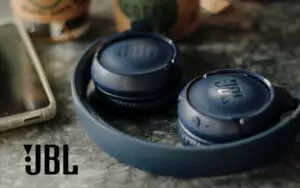 Lee más sobre el artículo Top 5 Razones para Elegir los Auriculares Inalámbricos JBL TUNE 670NC: Cancelación de Ruido Adaptativa y Smart Ambient